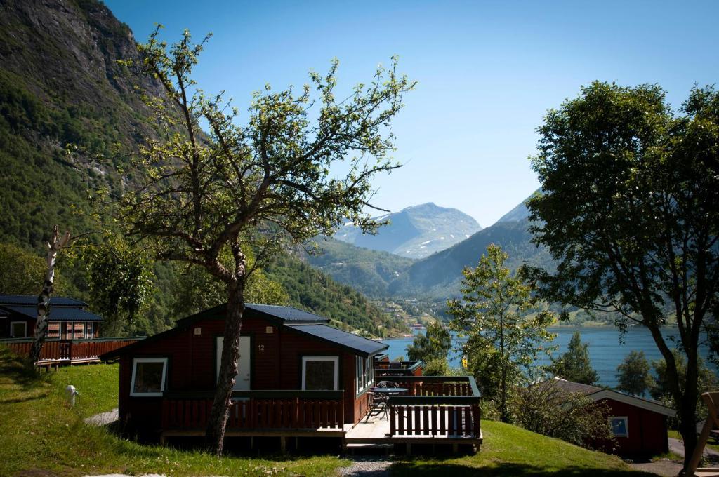 Grande Hytteutleige Og Camping Geiranger Ruang foto